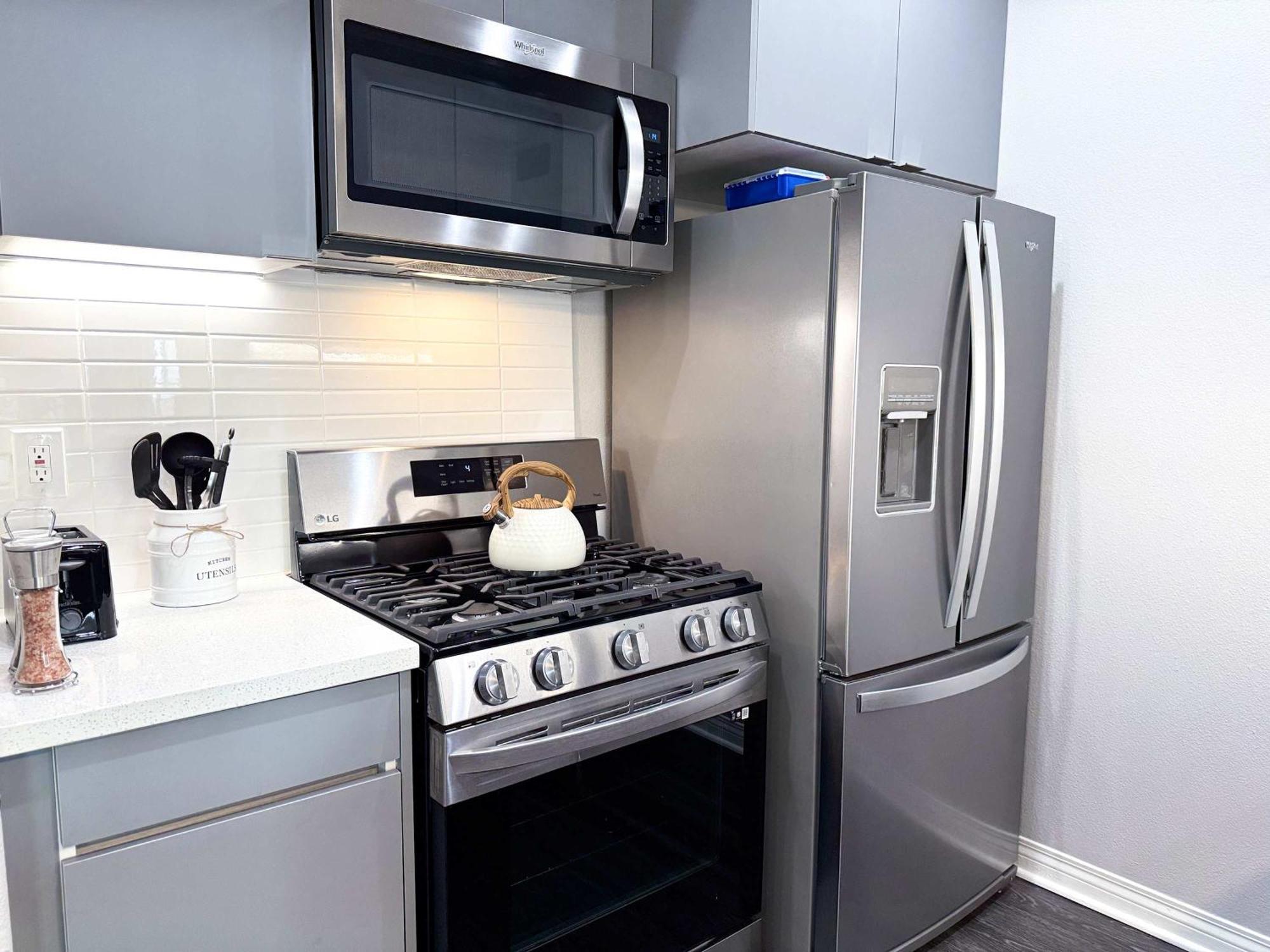 Bright & Spacious In Iconic La Neighborhood-free Parking Apartamento *